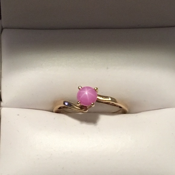 Vintage Pink Star Sapphire Ring 2025